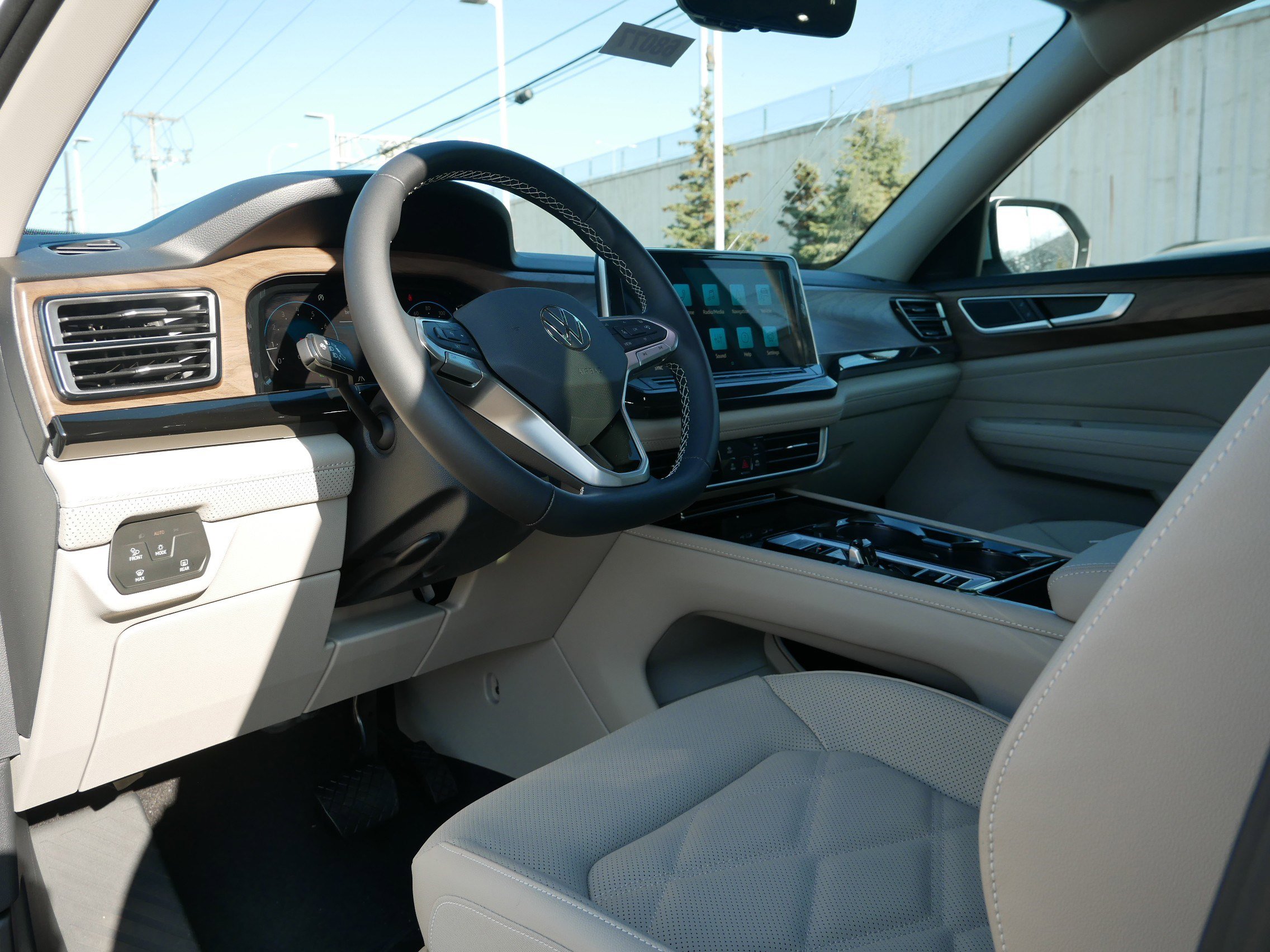 2026 Volkswagen Atlas SE Technology photo 2