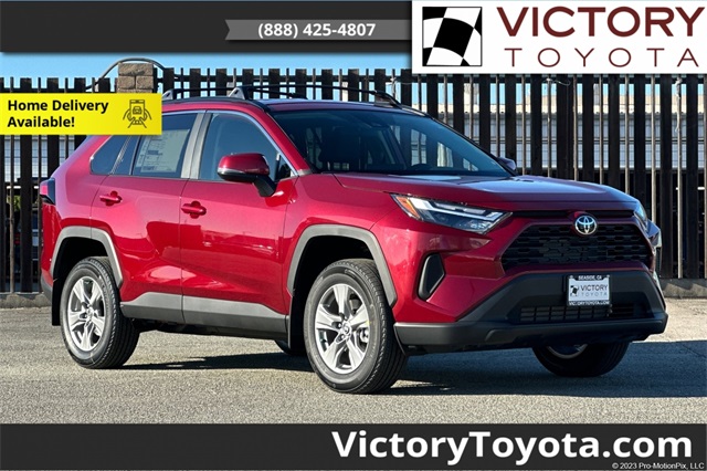 2025 Toyota RAV4 XLE's photo