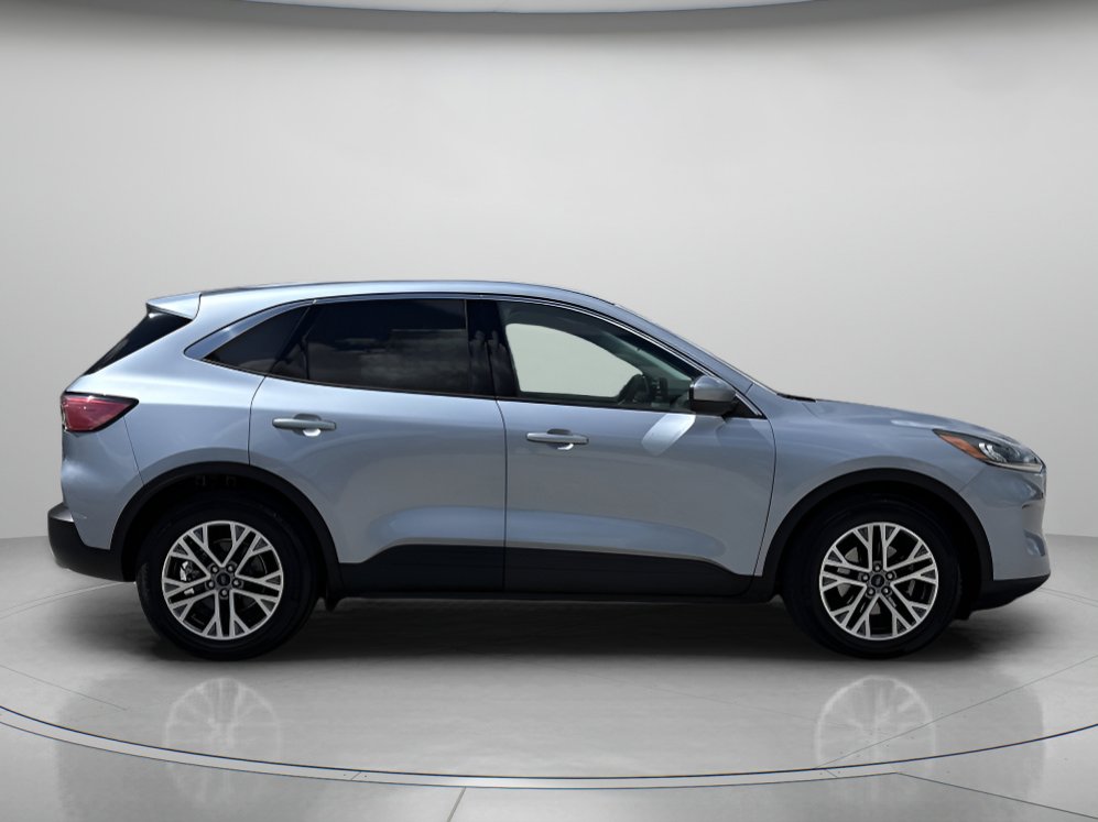 2022 Ford Escape SEL photo 2