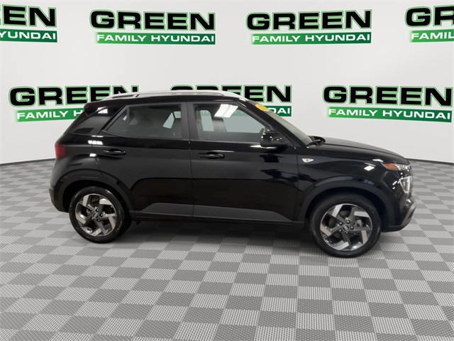2025 Hyundai Venue SEL photo 21