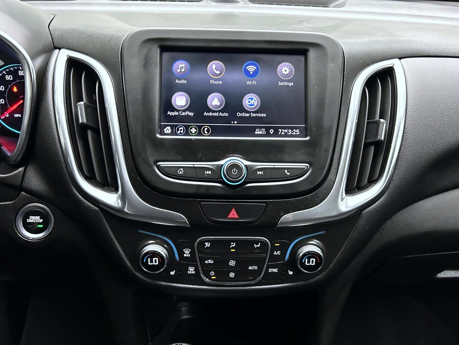 2020 Chevrolet Equinox LT photo 12