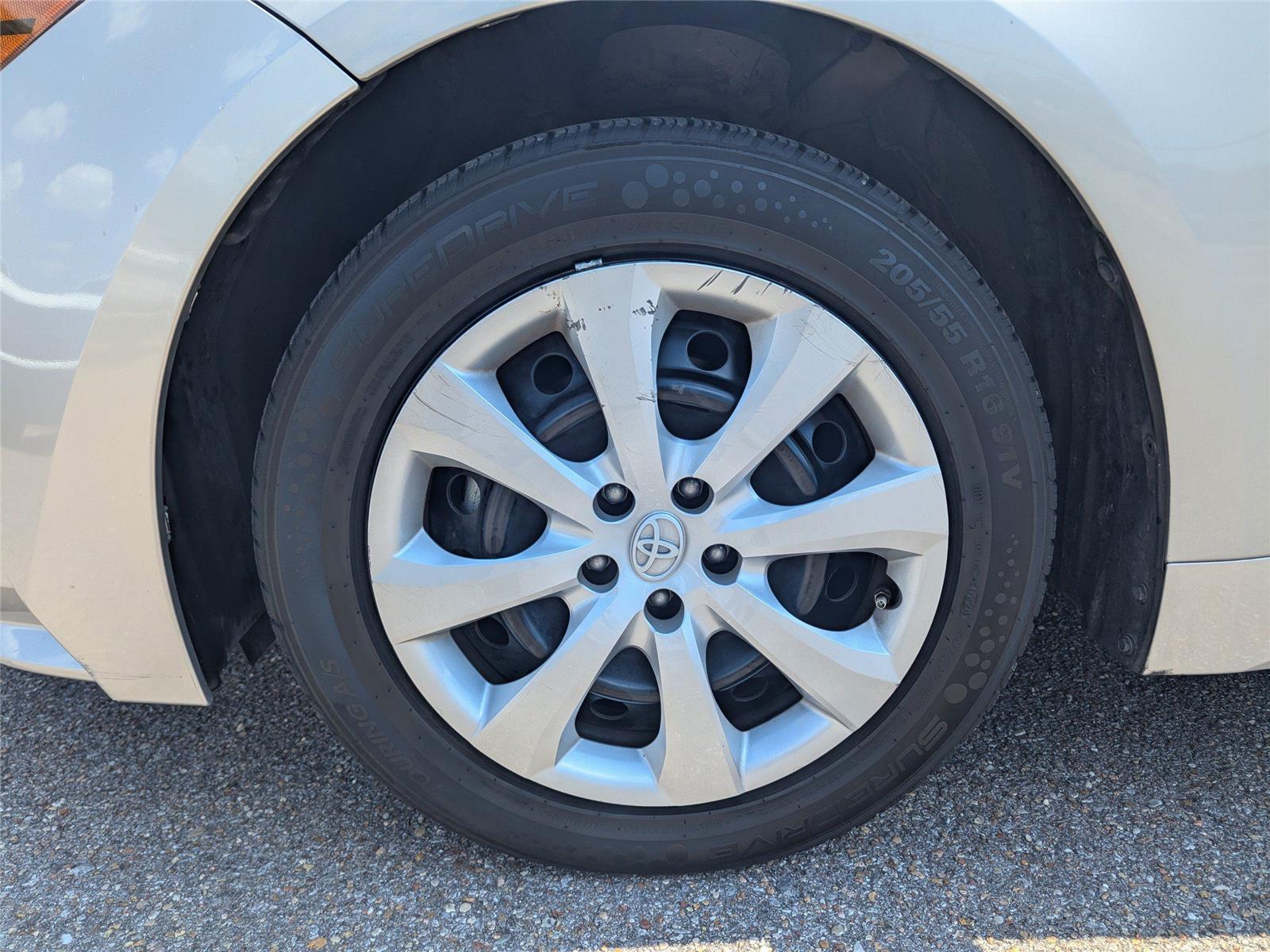 2022 Toyota Corolla LE photo 10