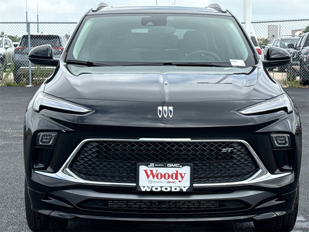2026 Buick Encore GX Sport Touring photo 2