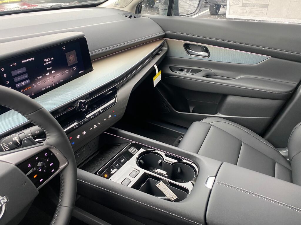 2025 Nissan Murano SL photo 14