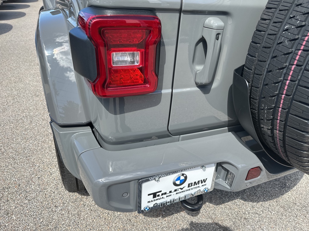 2022 Jeep Wrangler Unlimited Sahara High Altitude photo 24