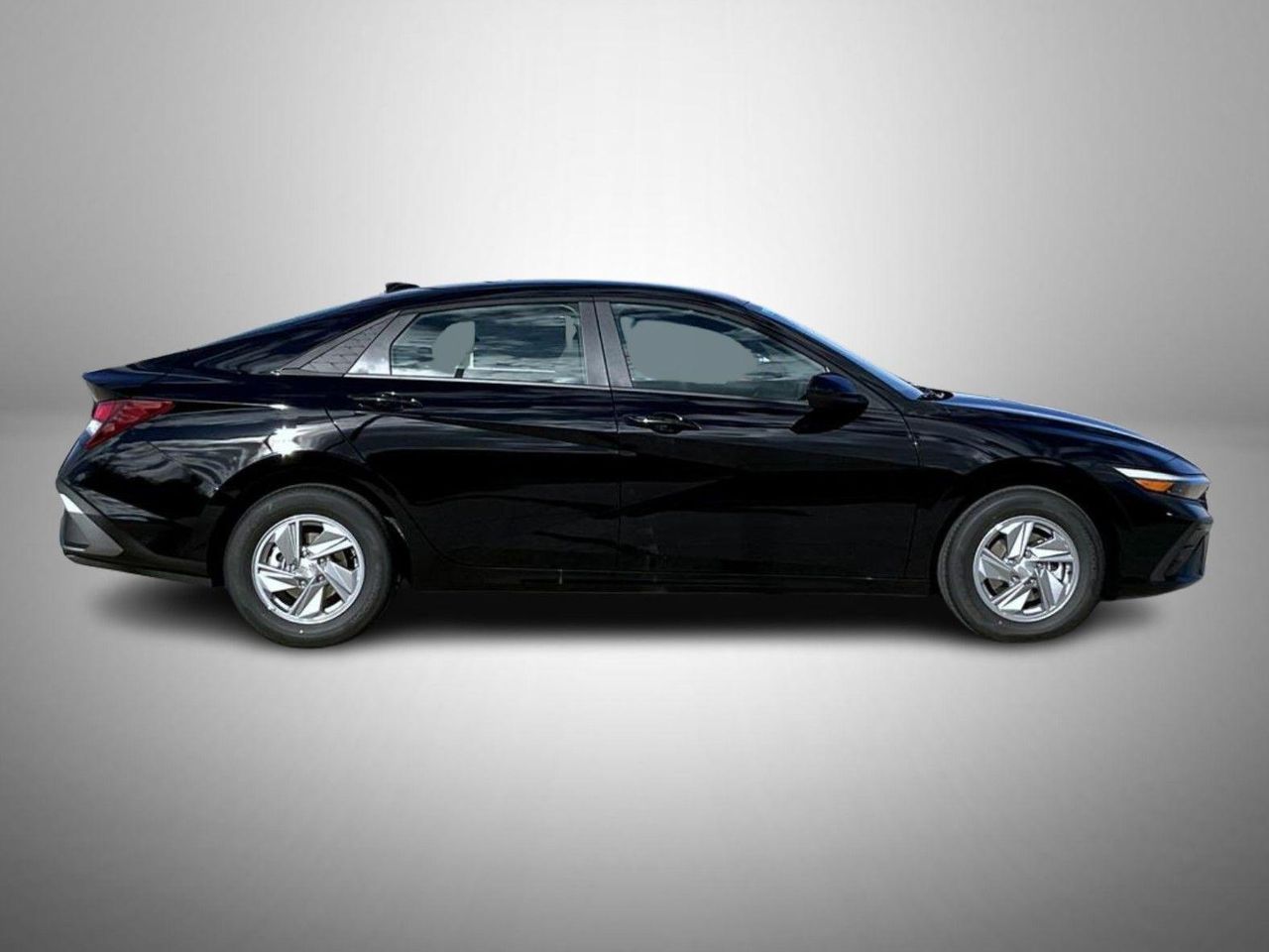 2025 Hyundai Elantra SE photo 4