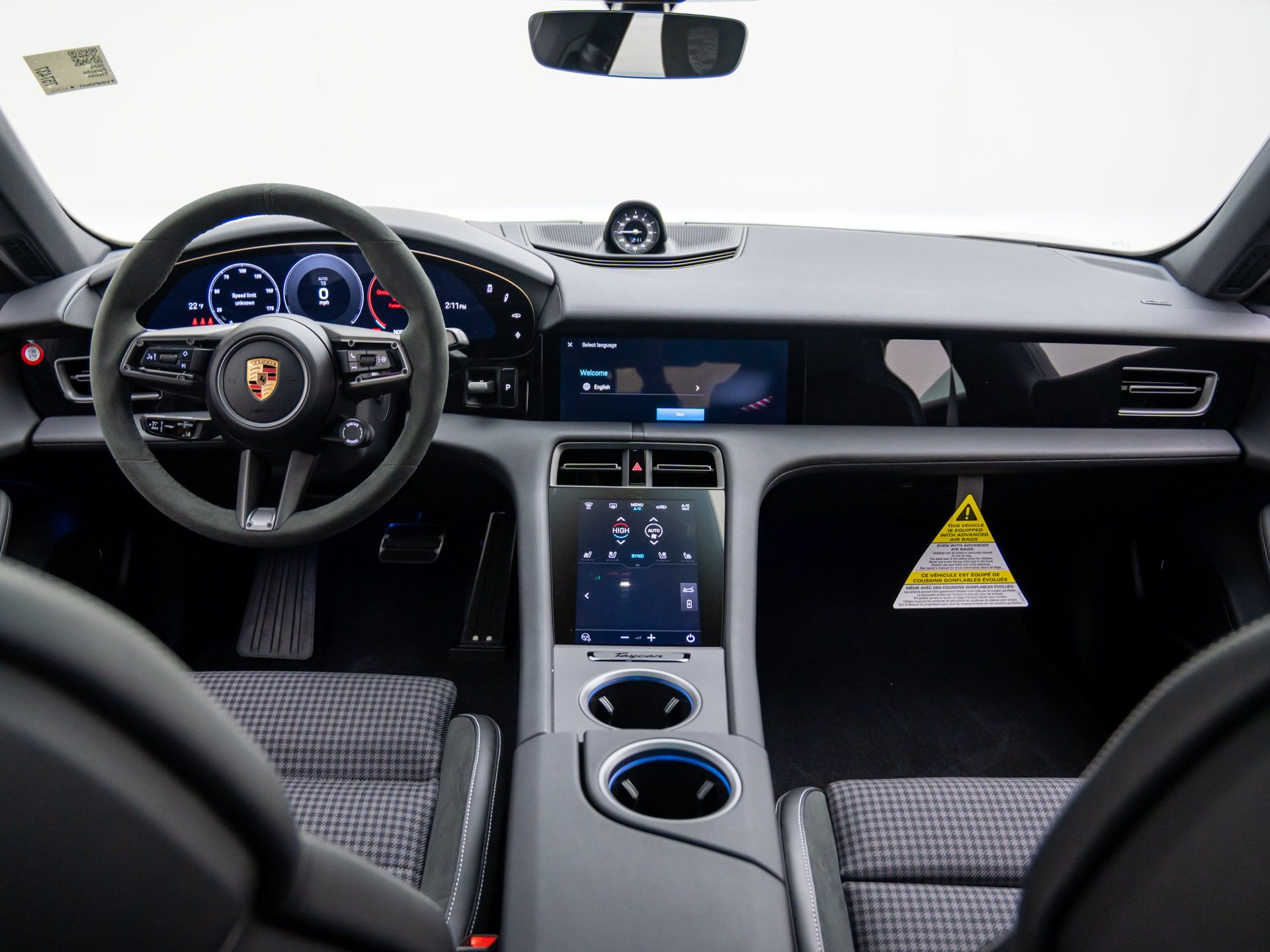2025 Porsche Taycan 4 photo 10