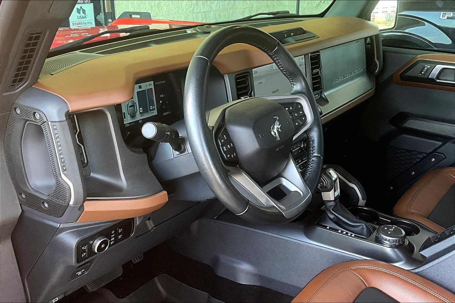 2024 Ford Bronco Outer Banks photo 15
