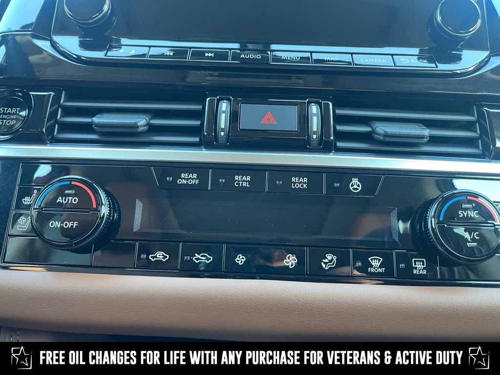 2025 Nissan Pathfinder Platinum photo 3