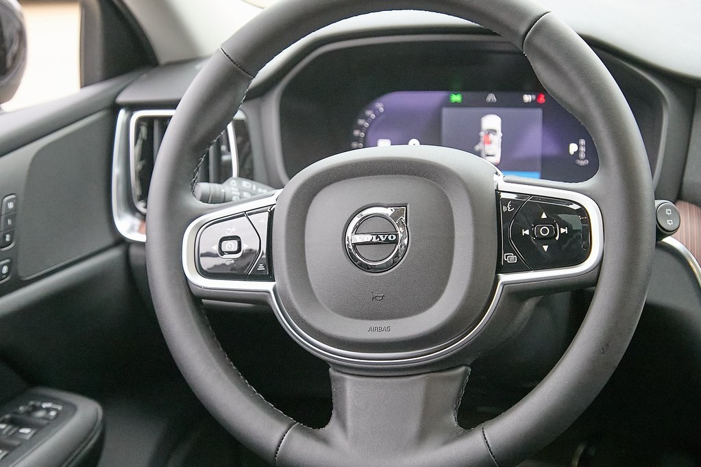 2026 VOLVO V60CC - Image 25
