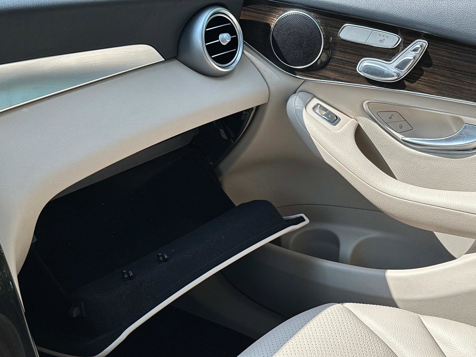 2022 Mercedes Benz GLC 300 4MATIC photo 26