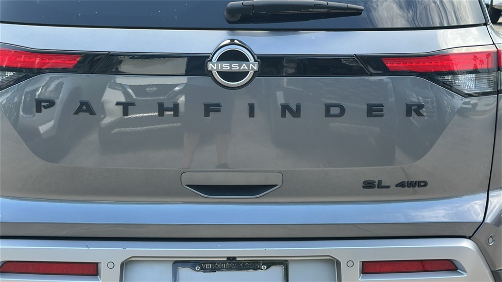 2022 Nissan Pathfinder SL photo 7