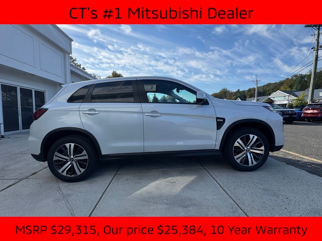 2025 Mitsubishi Outlander Sport ES photo 2