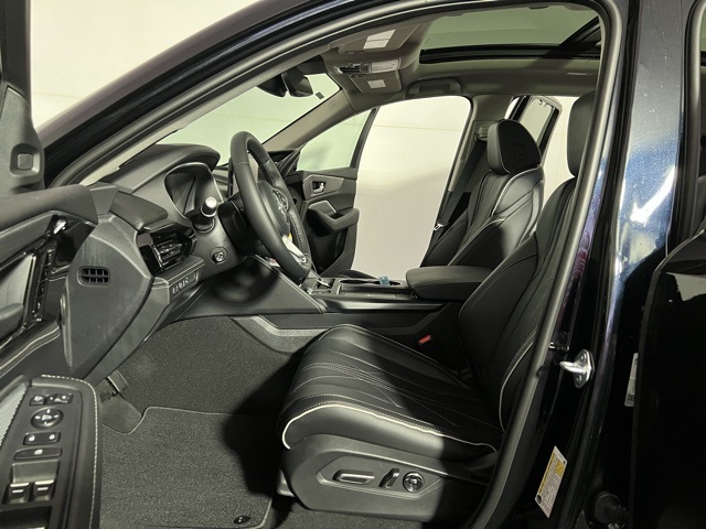 2026 Acura MDX SH-AWD Advance photo 13