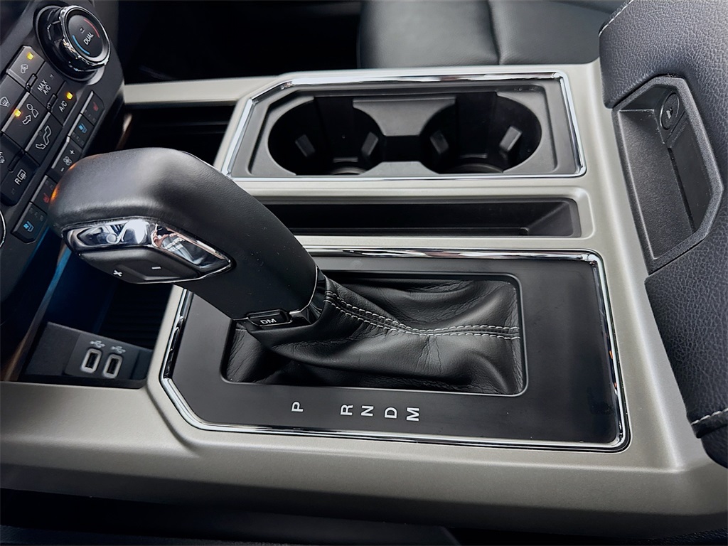 2020 Ford F-150 Lariat photo 32
