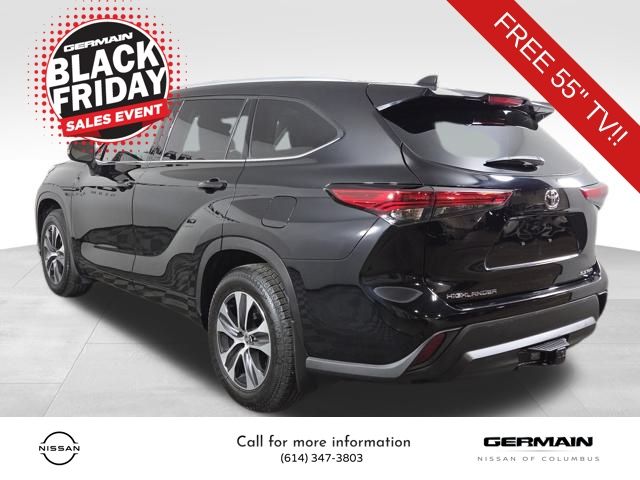 2022 Toyota Highlander XLE photo 3