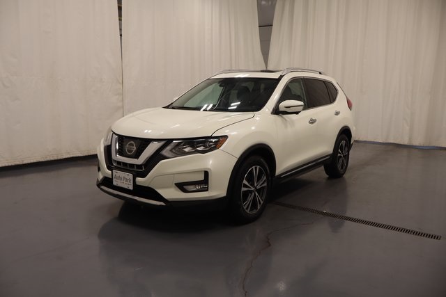 2017 Nissan Rogue SL photo 2
