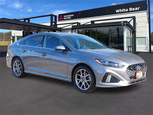 Used 2018 Hyundai Sonata Limited with VIN 5NPE34AB9JH680330 for sale in White Bear Lake, Minnesota