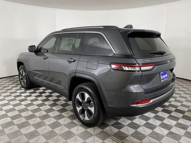 2024 Jeep Cherokee Base photo 5