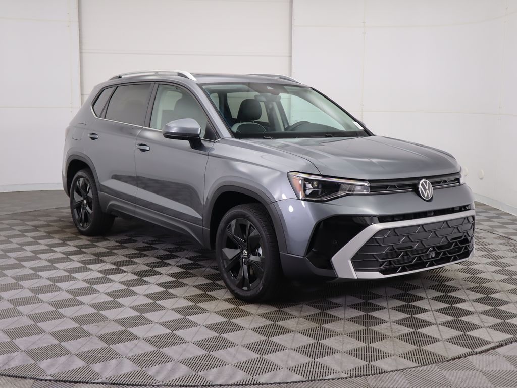 2025 Volkswagen Taos SE photo 3