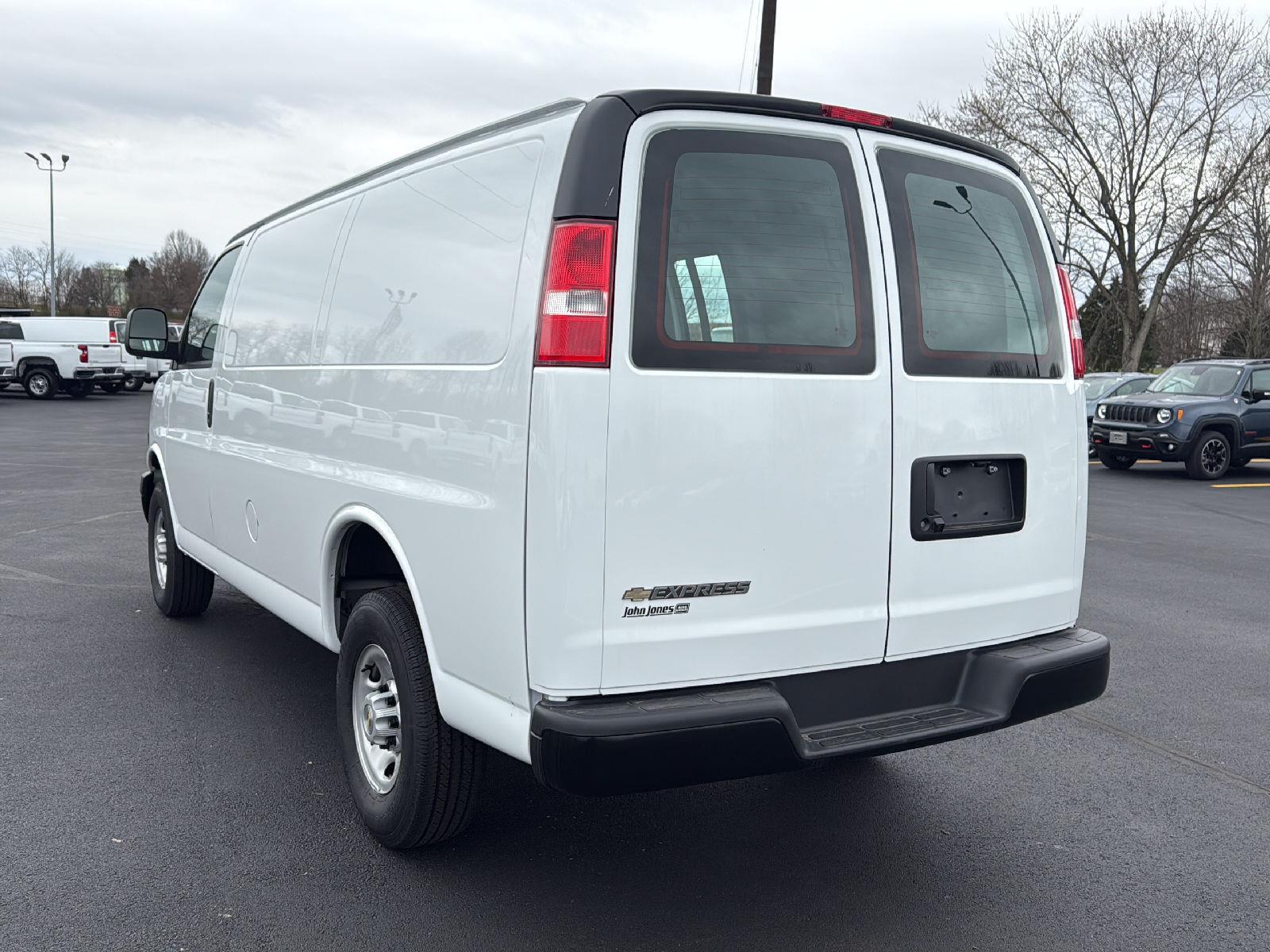 2024 Chevrolet Express Cargo Van 2500 photo 7