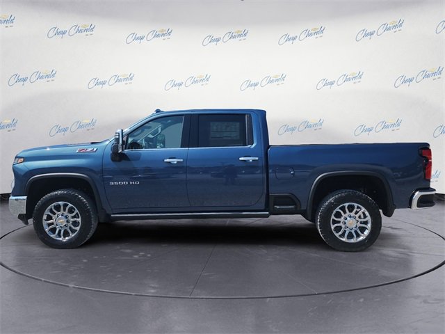 2025 Chevrolet Silverado 3500HD LTZ photo 2