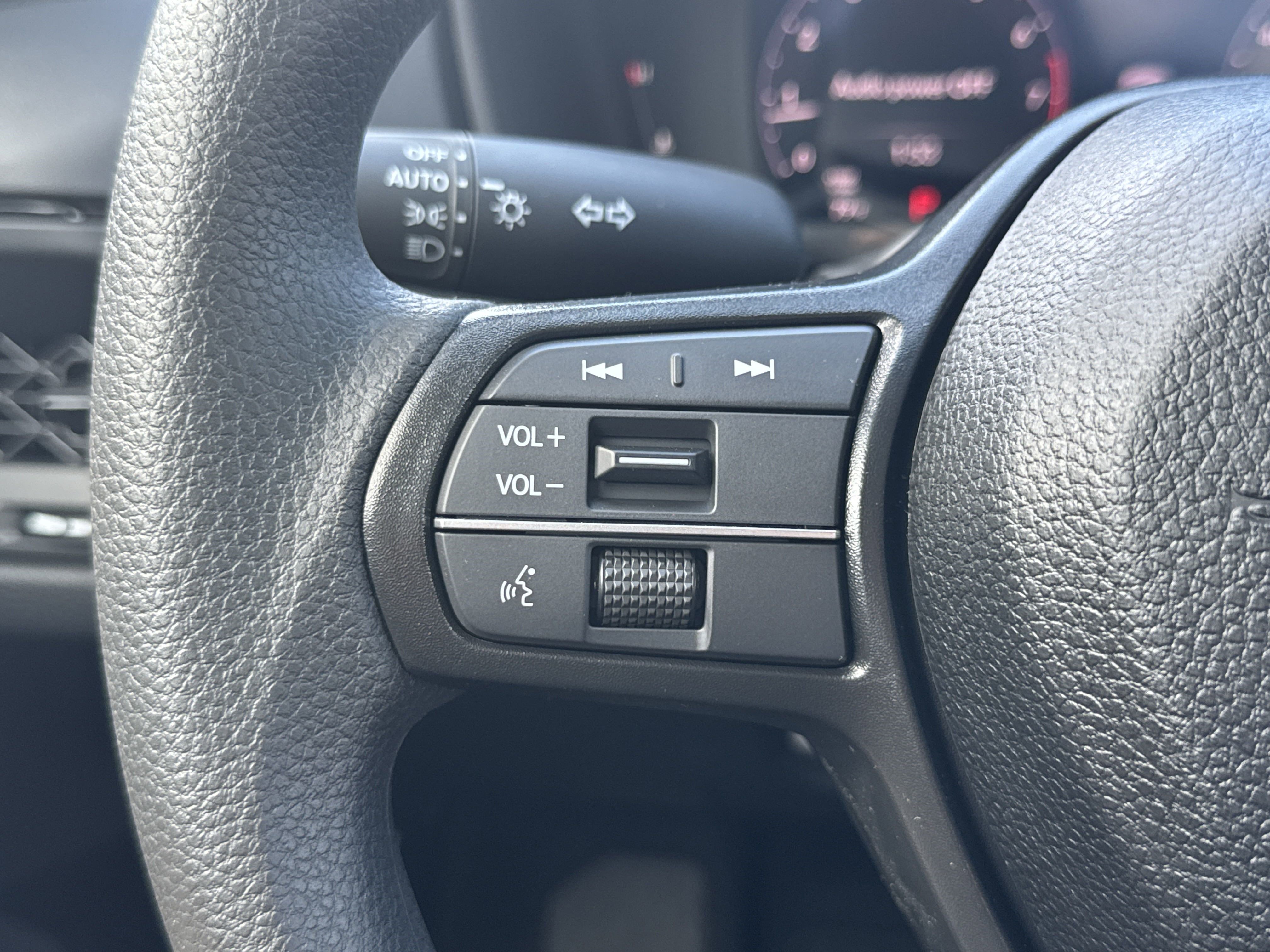 2025 Honda Accord LX photo 14