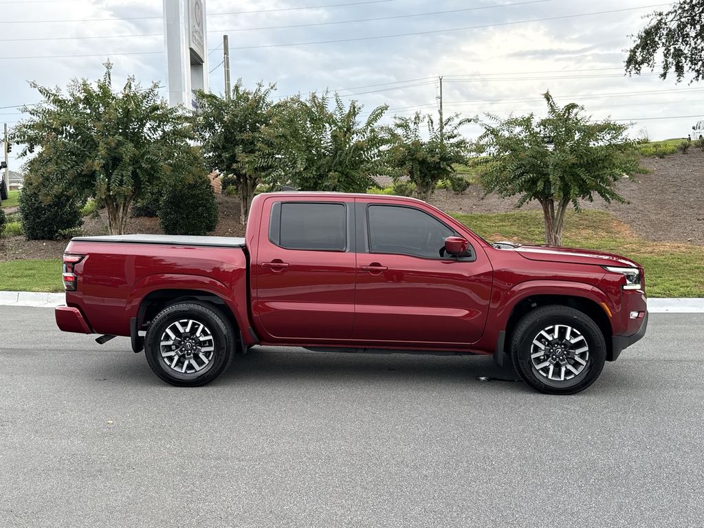 2024 Nissan Frontier SL photo 5