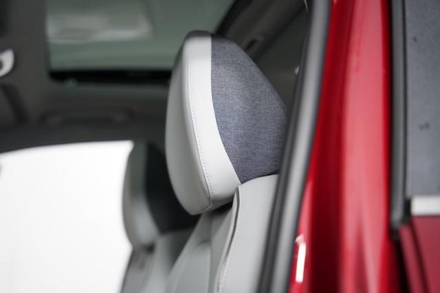 2025 Hyundai Elantra Hybrid Limited photo 28