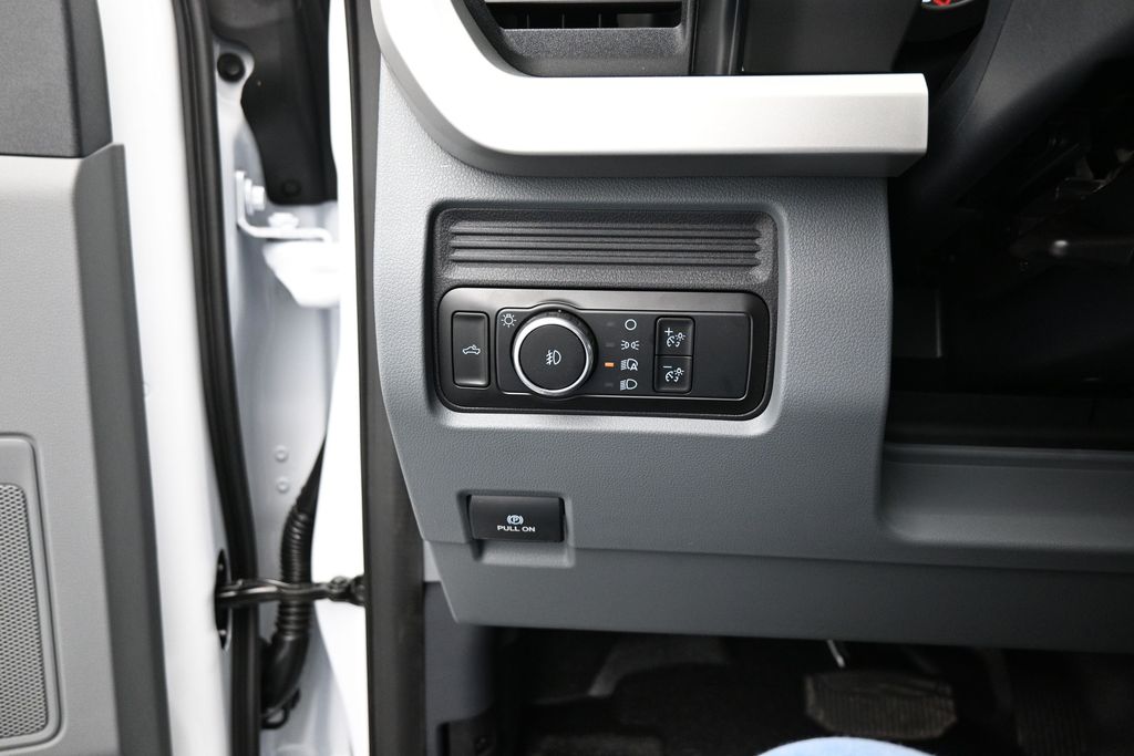 2025 Ford F-550 photo 11