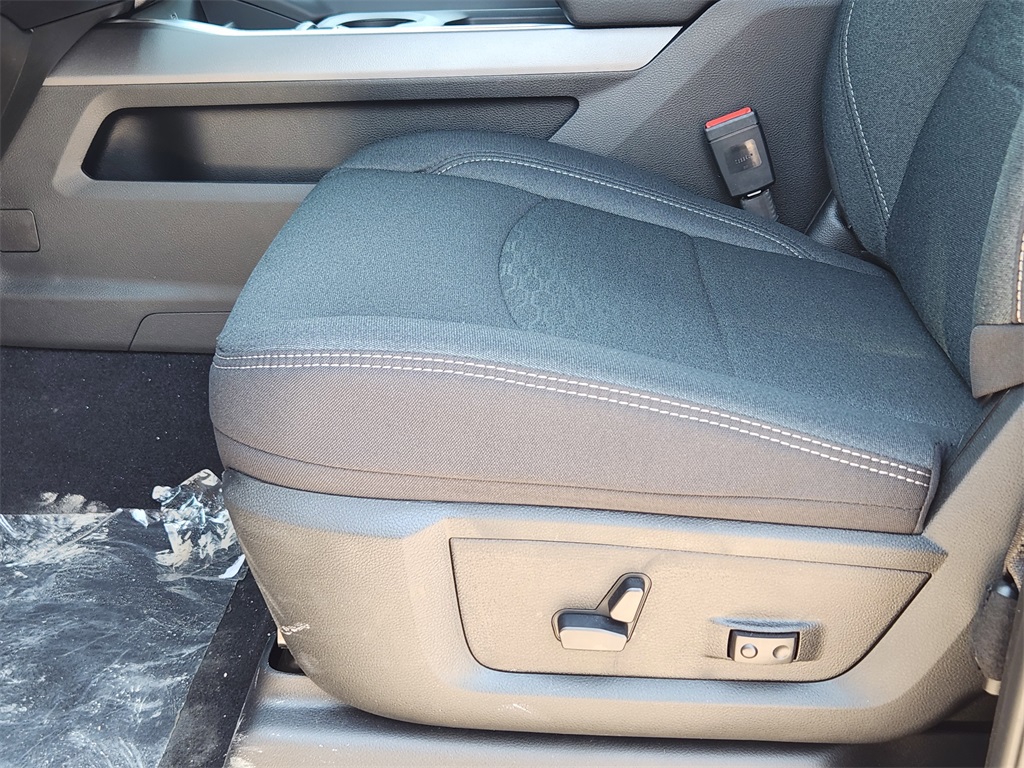 2026 Ram 2500 Big Horn photo 18