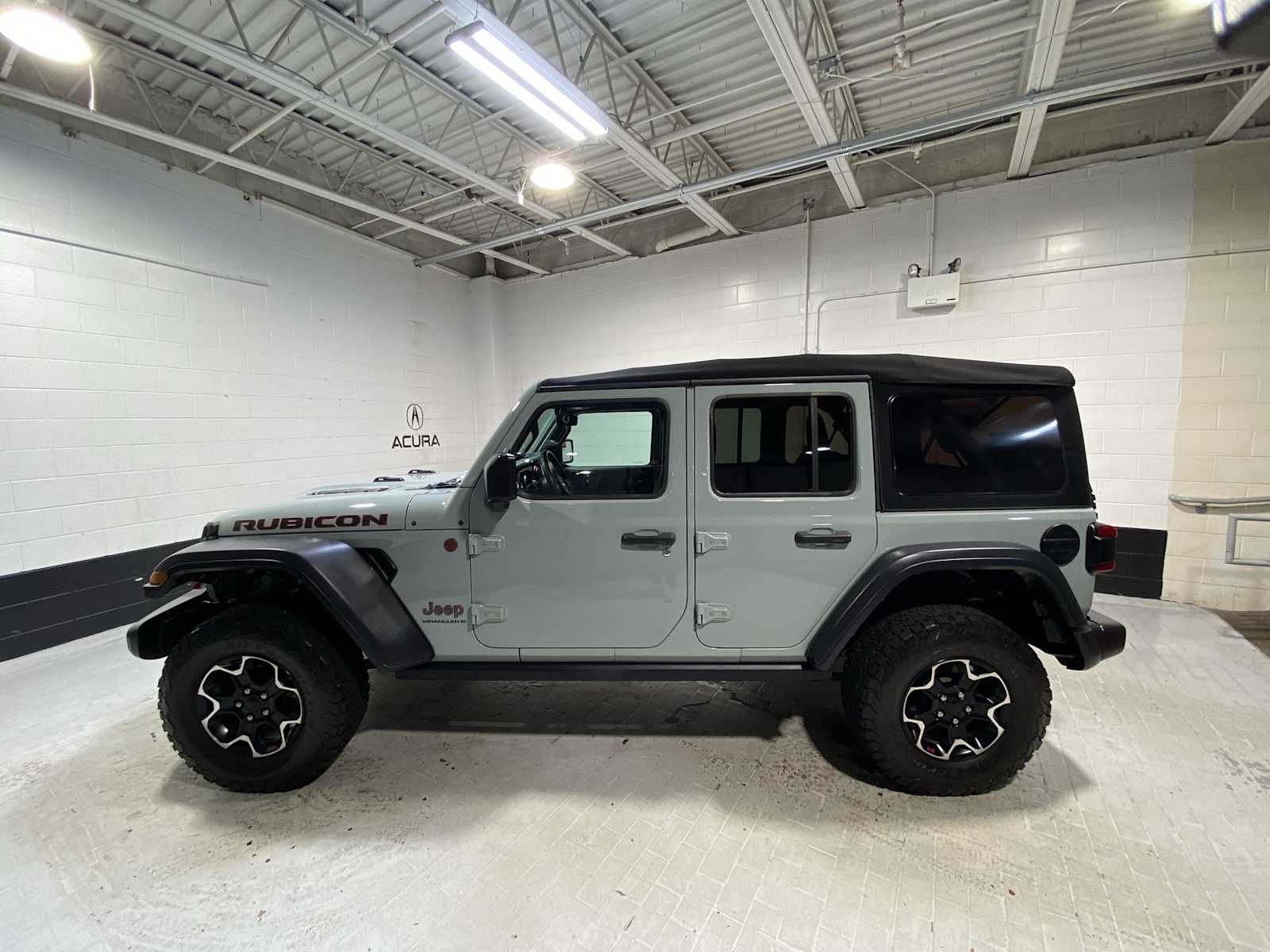 2023 Jeep Wrangler Rubicon photo 3