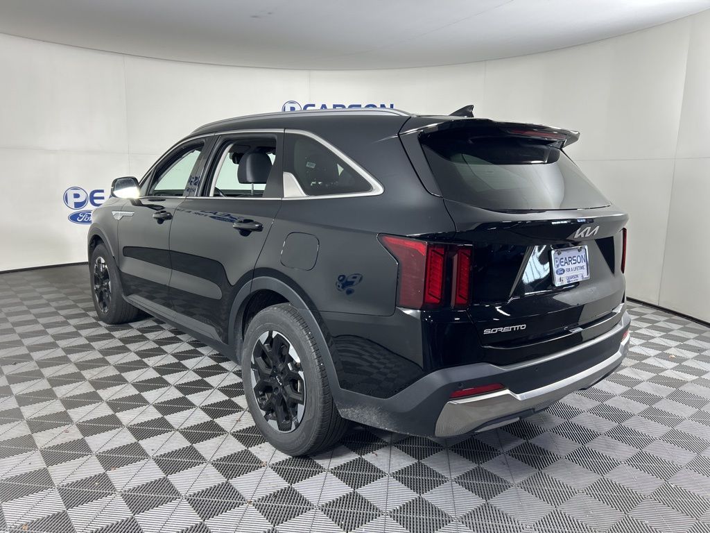 2024 Kia Sorento S photo 4