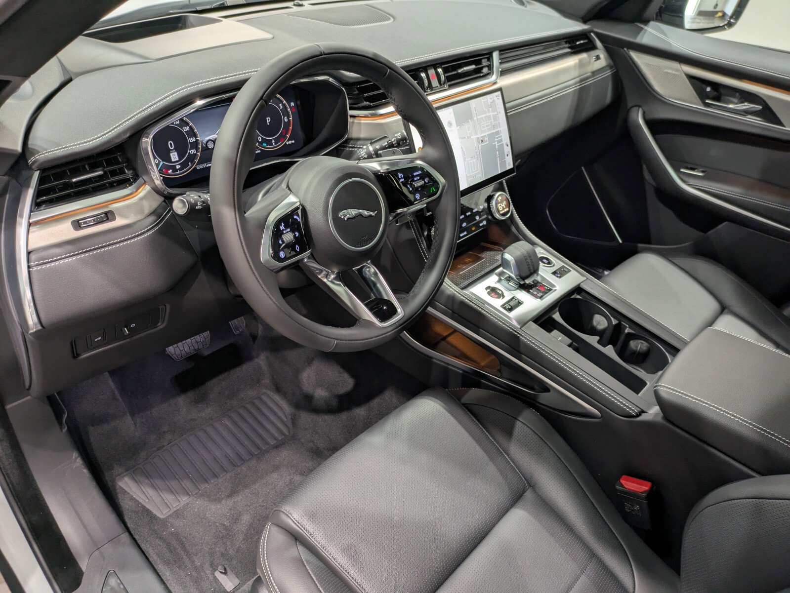 2026 Jaguar F-PACE P250 R-Dynamic S photo 7