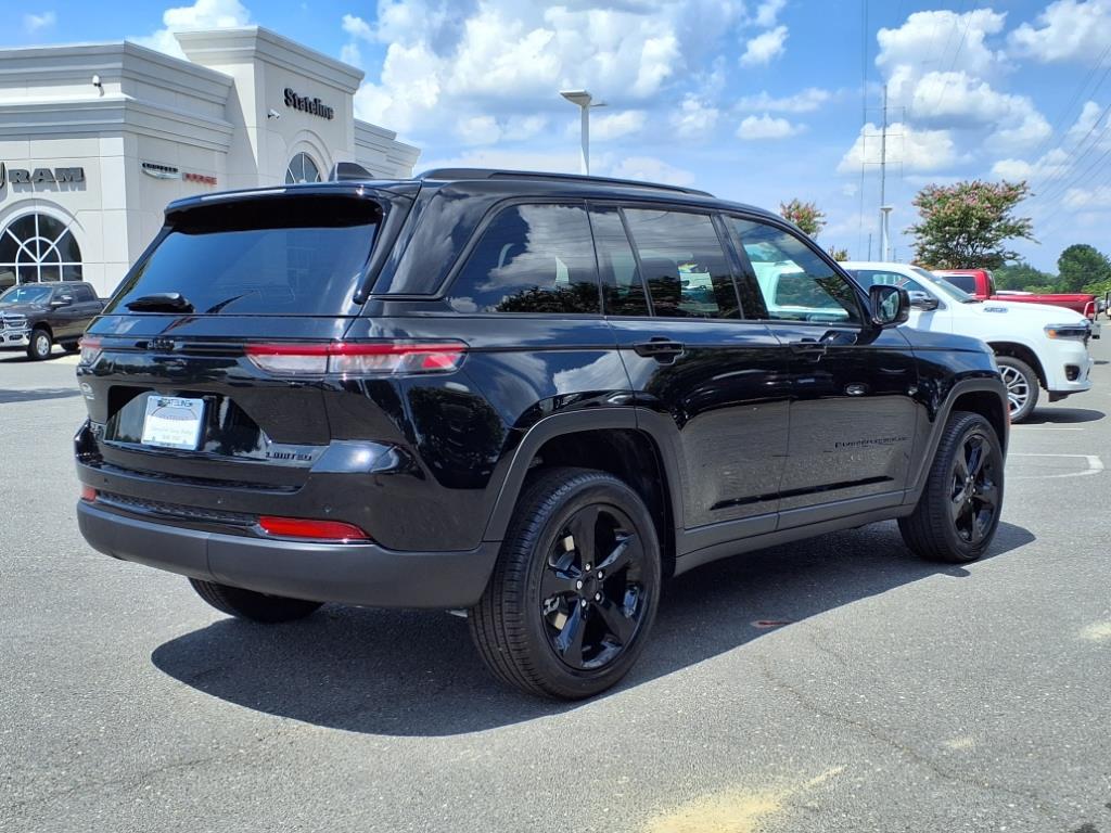 2025 Jeep Grand Cherokee Limited photo 12