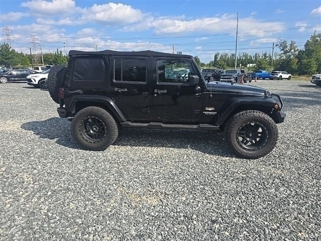 2015 Jeep Wrangler Unlimited Sahara photo 3