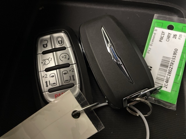 2026 Chrysler Pacifica photo 35
