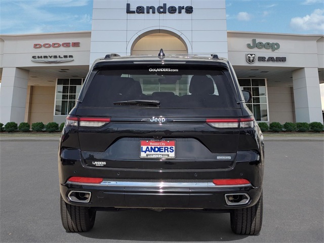 2023 Jeep Grand Cherokee Overland photo 4