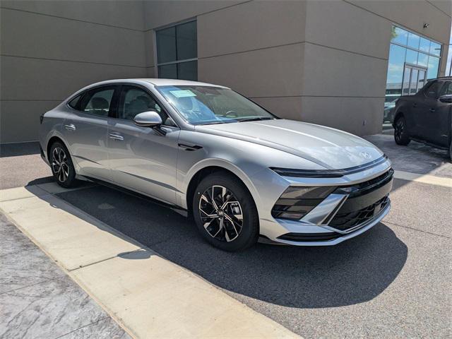 2025 Hyundai Sonata SEL photo 3