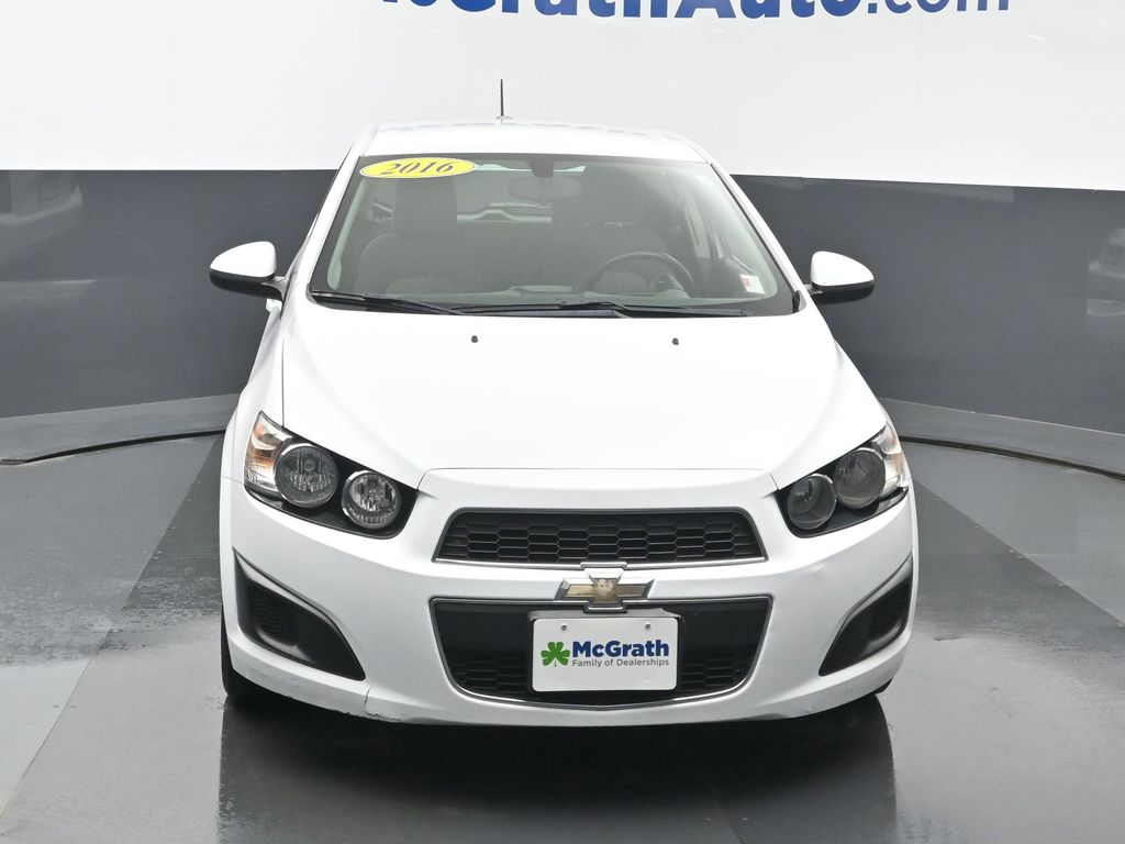 2016 Chevrolet Sonic LT photo 2