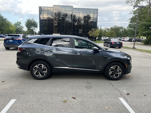 2023 Kia Sportage LX photo 2