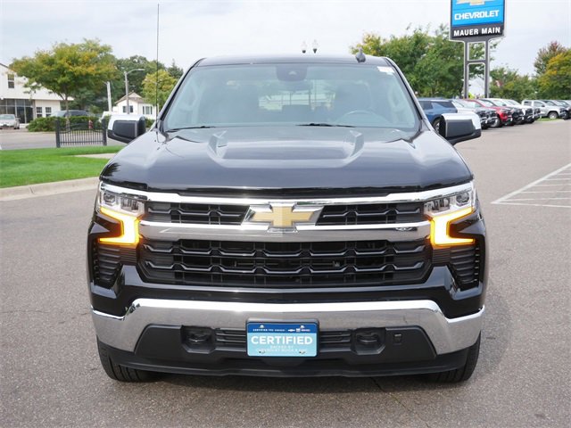 2022 Chevrolet Silverado 1500 LT photo 2