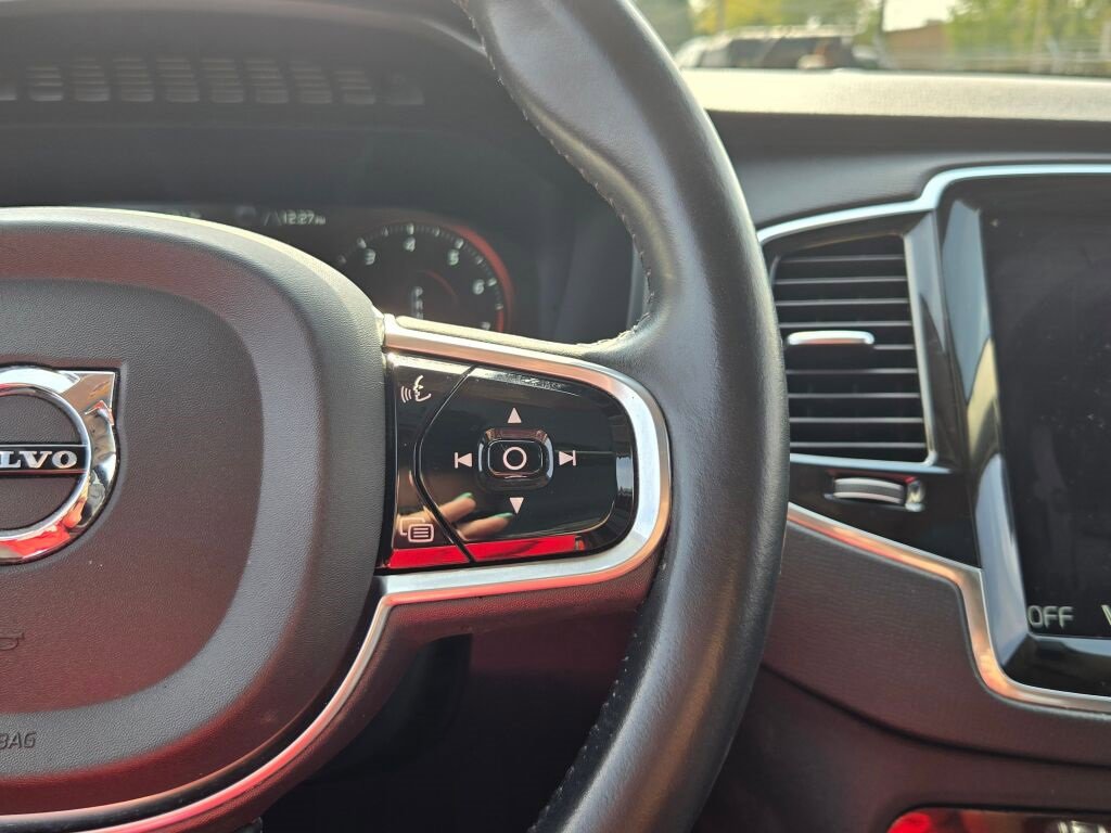 2017 Volvo XC90 Momentum photo 30