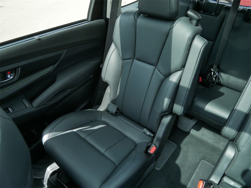 2025 Subaru Ascent Onyx Edition Touring photo 17