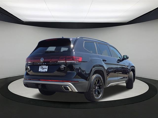 2025 Volkswagen Atlas Peak Edition SE photo 4