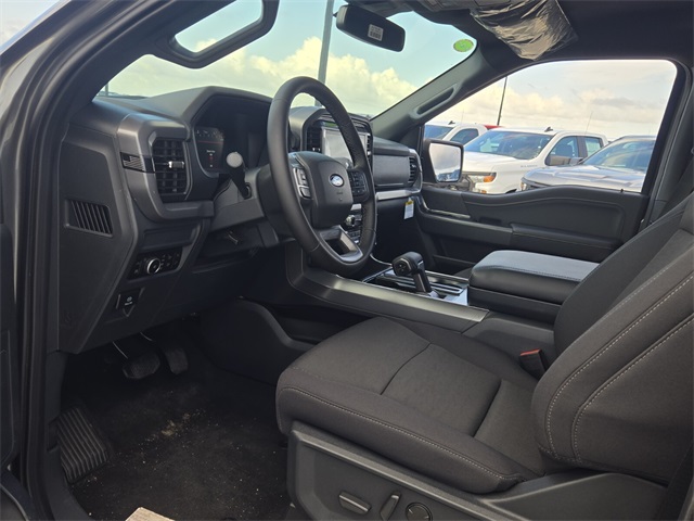 2025 Ford F-150 XLT photo 8