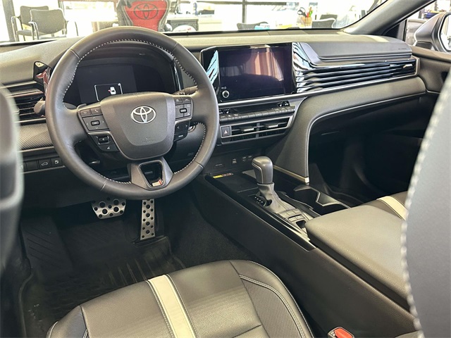 2025 Toyota Camry SE photo 2