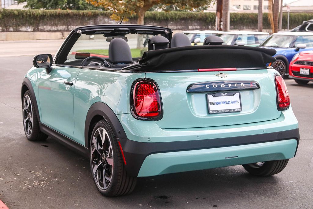2026 Mini Cooper Convertible Iconic photo 17