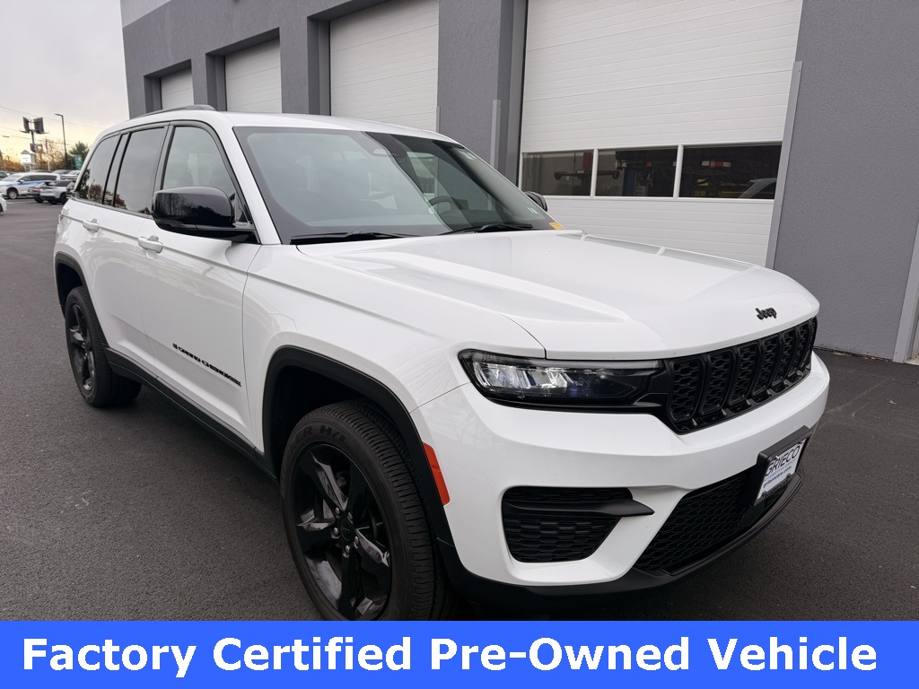 2025 Jeep Grand Cherokee Altitude's photo