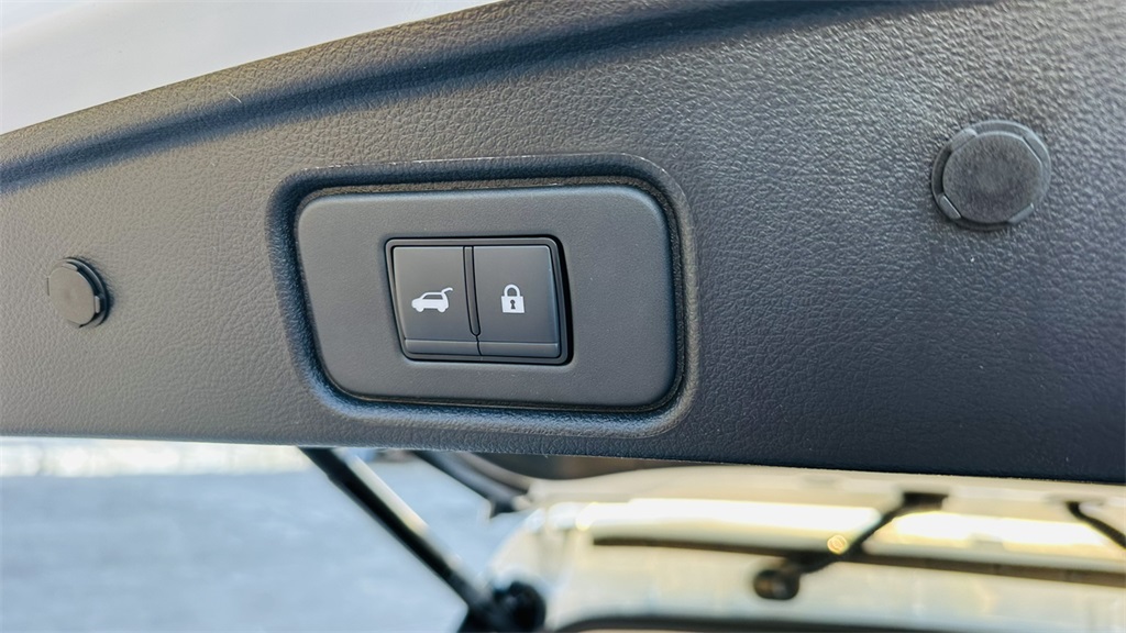 2025 Nissan Pathfinder SV photo 29